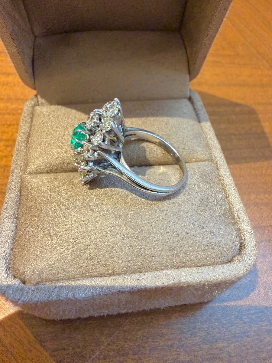 Marquise Ring In Platinum, Emerald, And Diamonds-photo-2