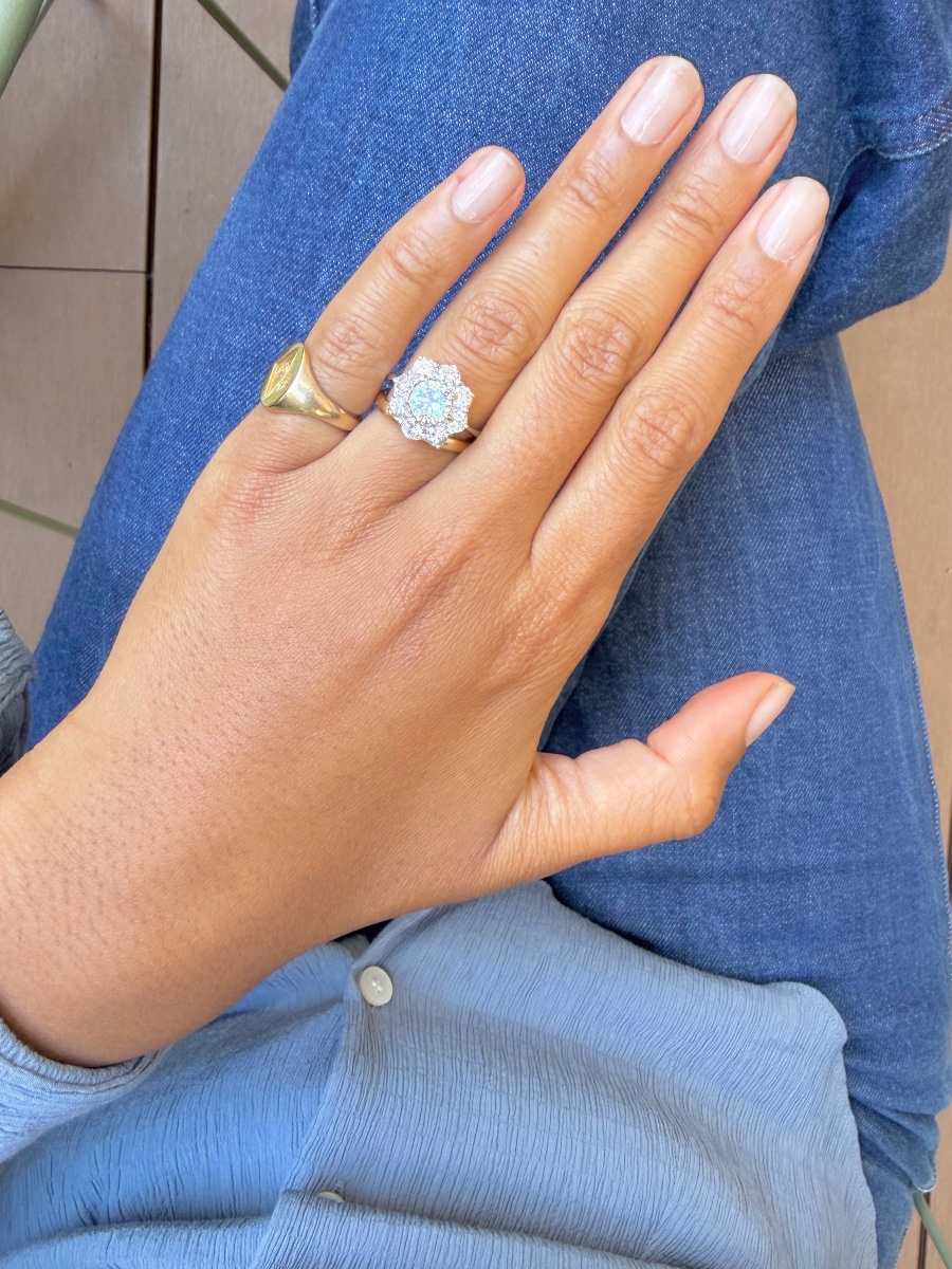 Marguerite Ring In White Gold And Diamonds -photo-4