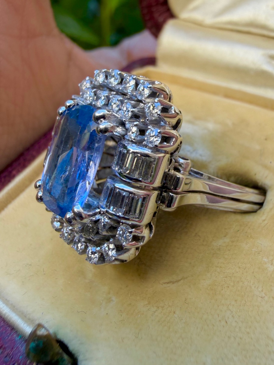 Bague Pompadour en or blanc saphir Ceylan et diamants -photo-4