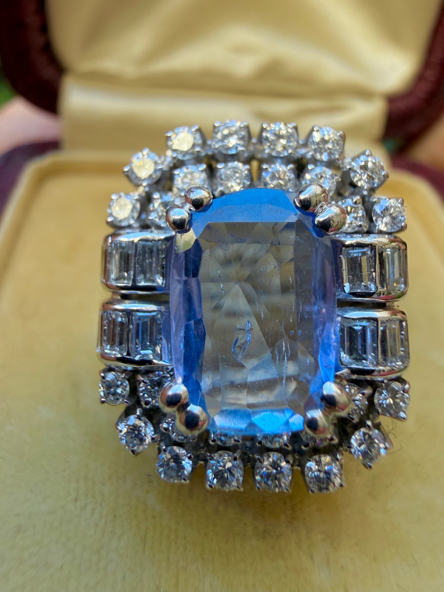Bague Pompadour en or blanc saphir Ceylan et diamants -photo-4