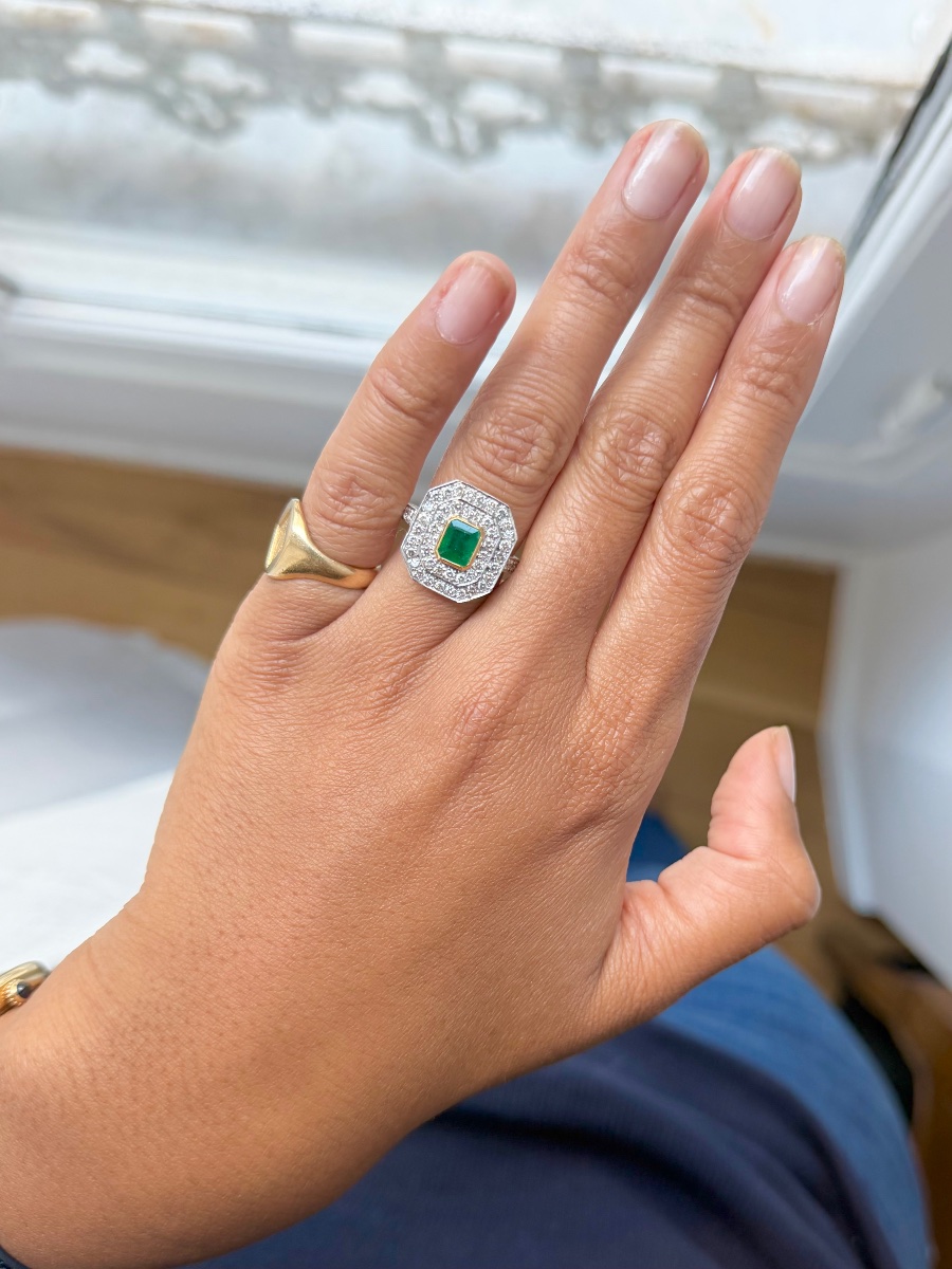 Emerald And Diamond Gold Band Ring -photo-3