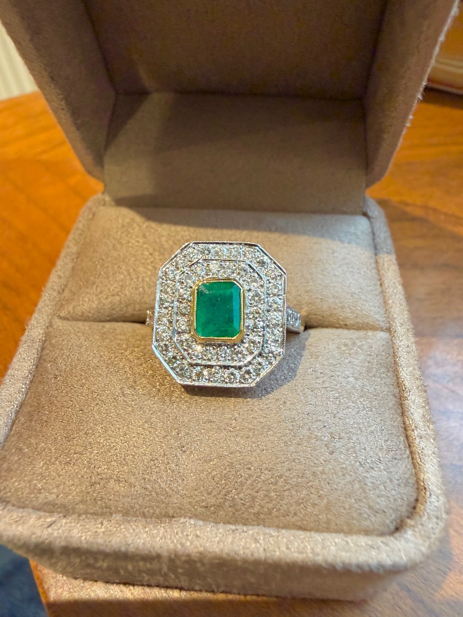 Emerald And Diamond Gold Band Ring -photo-2