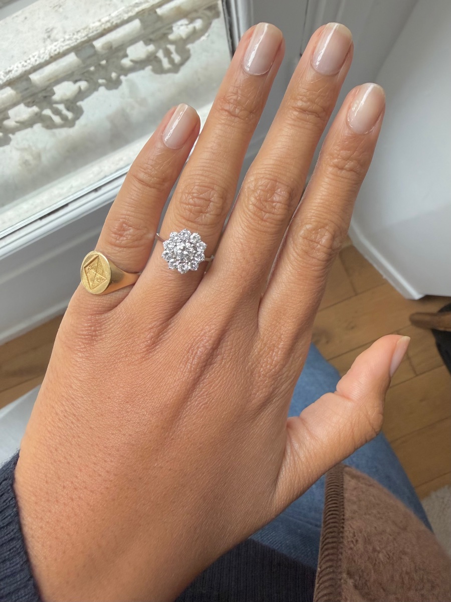 Marguerite Ring In White Gold And Diamonds -photo-3