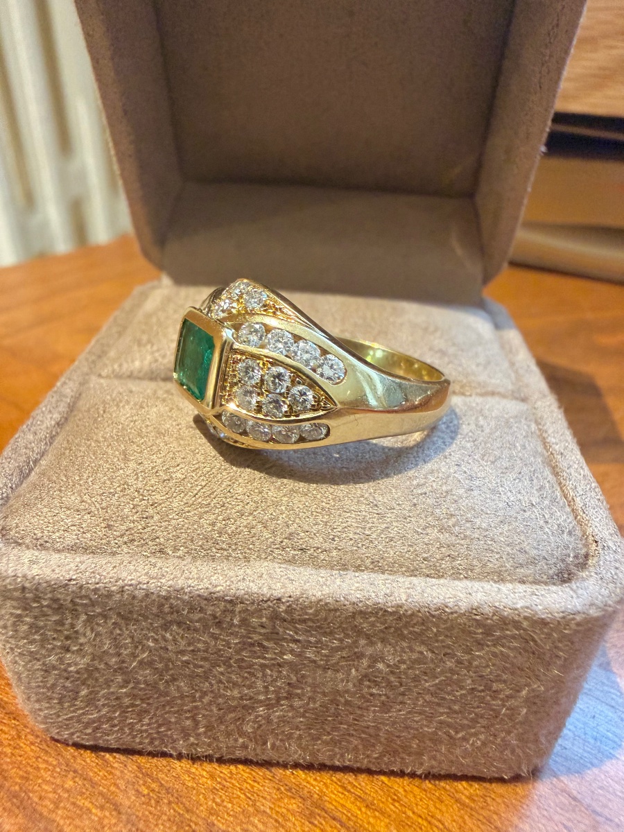 Yellow Gold Band Ring With Emeralds And Diamonds-photo-4