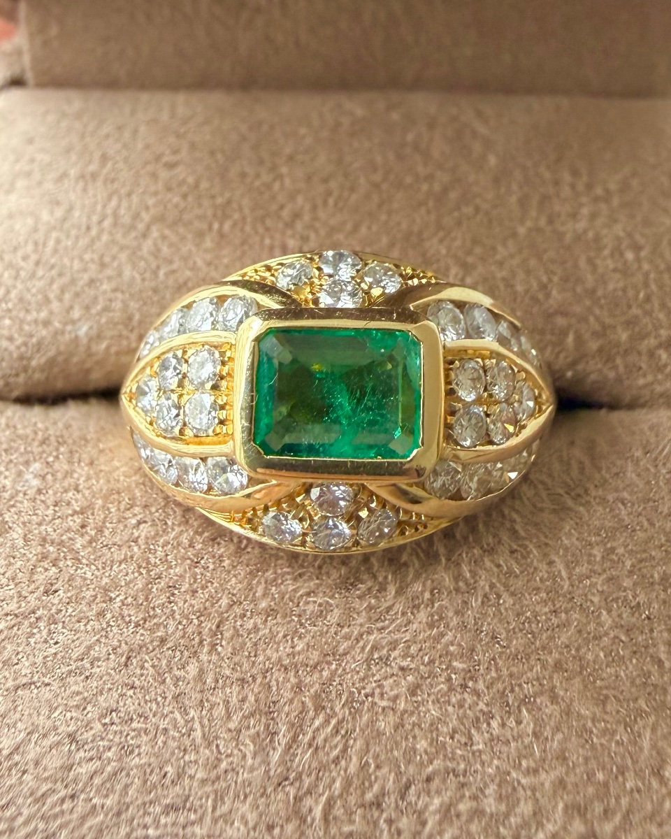 Yellow Gold Band Ring With Emeralds And Diamonds