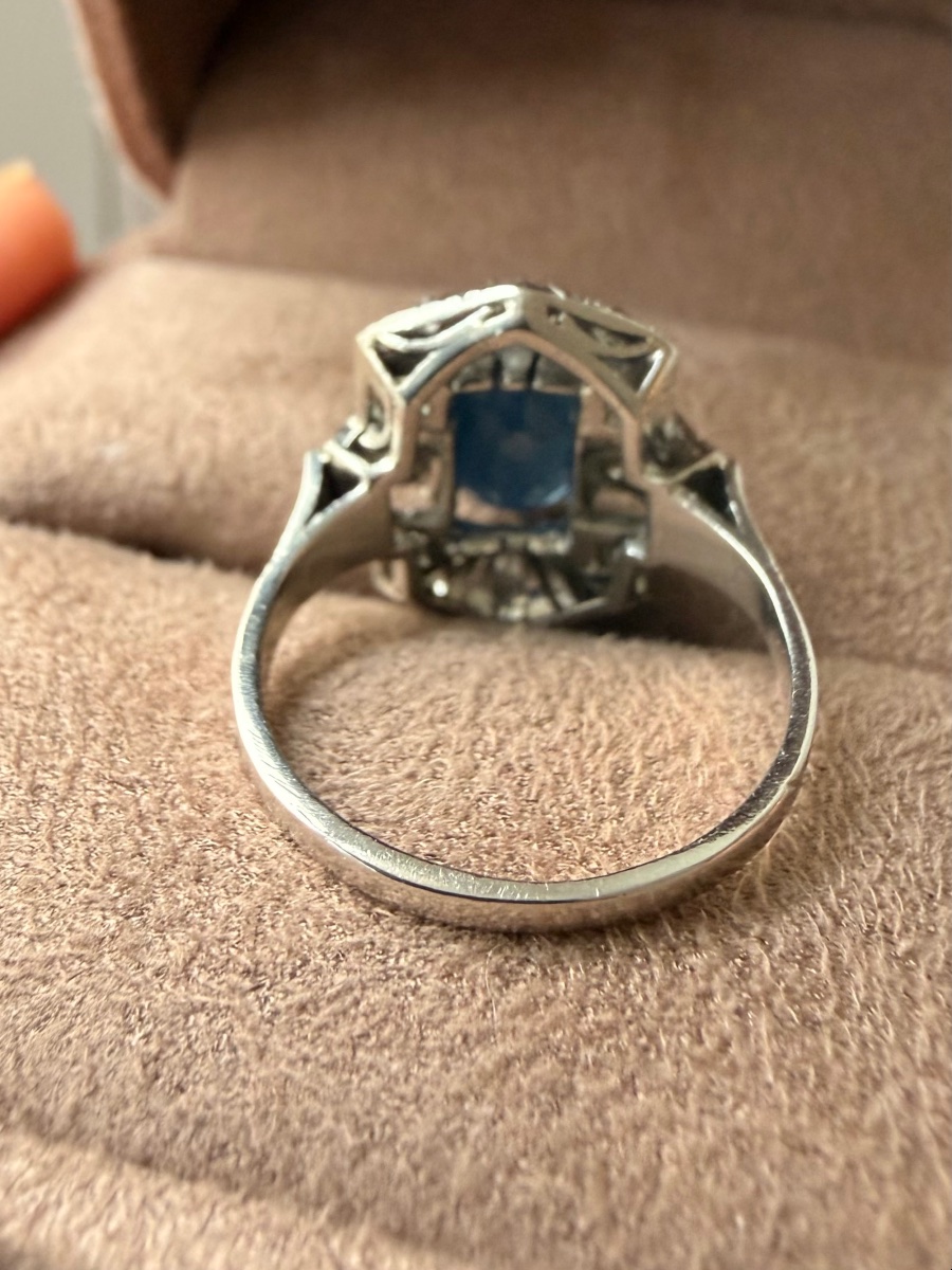 Bague art déco en or blanc saphir et diamants-photo-1