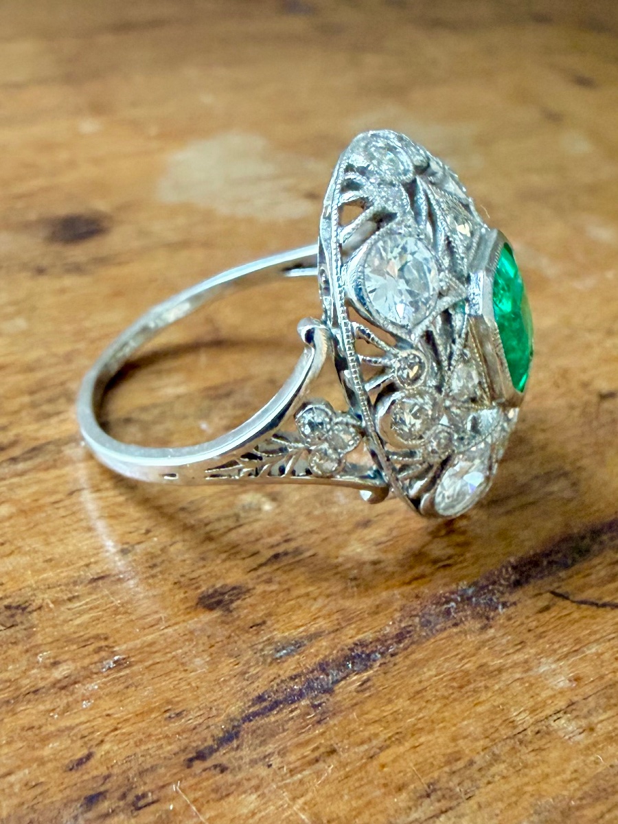 Bague entourage dentelle en or blanc émeraude et diamants-photo-4
