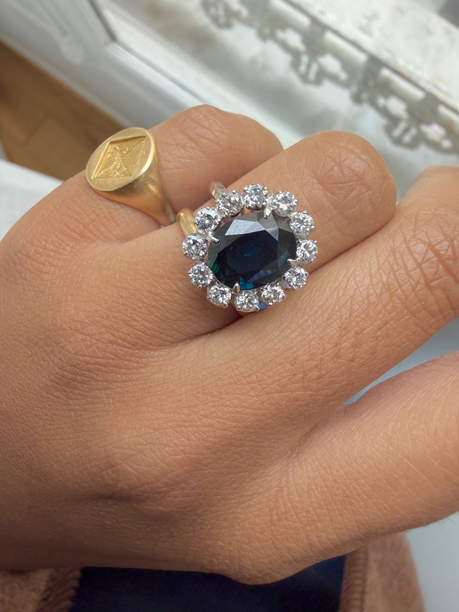 Bague Marguerite en or blanc saphir et diamants-photo-2