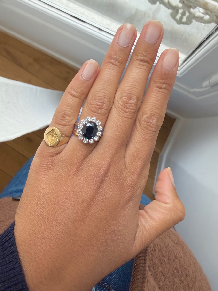 Bague Marguerite en or blanc saphir et diamants-photo-4