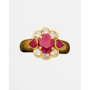 Bague en or jaune, rubis et diamants