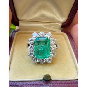 Pompadour Ring In White Gold With Colombian Emerald And Diamonds
