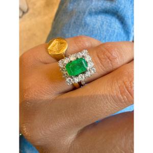 Bague en or blanc émeraude et diamants