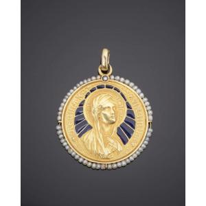 Médaille Sainte Vierge Marie en or jaune, émail et perles fines
