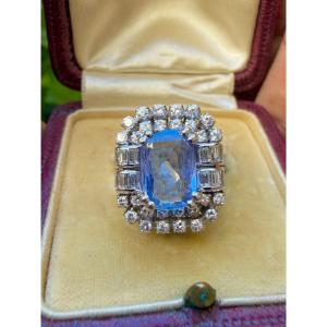 Bague Pompadour en or blanc saphir Ceylan et diamants 