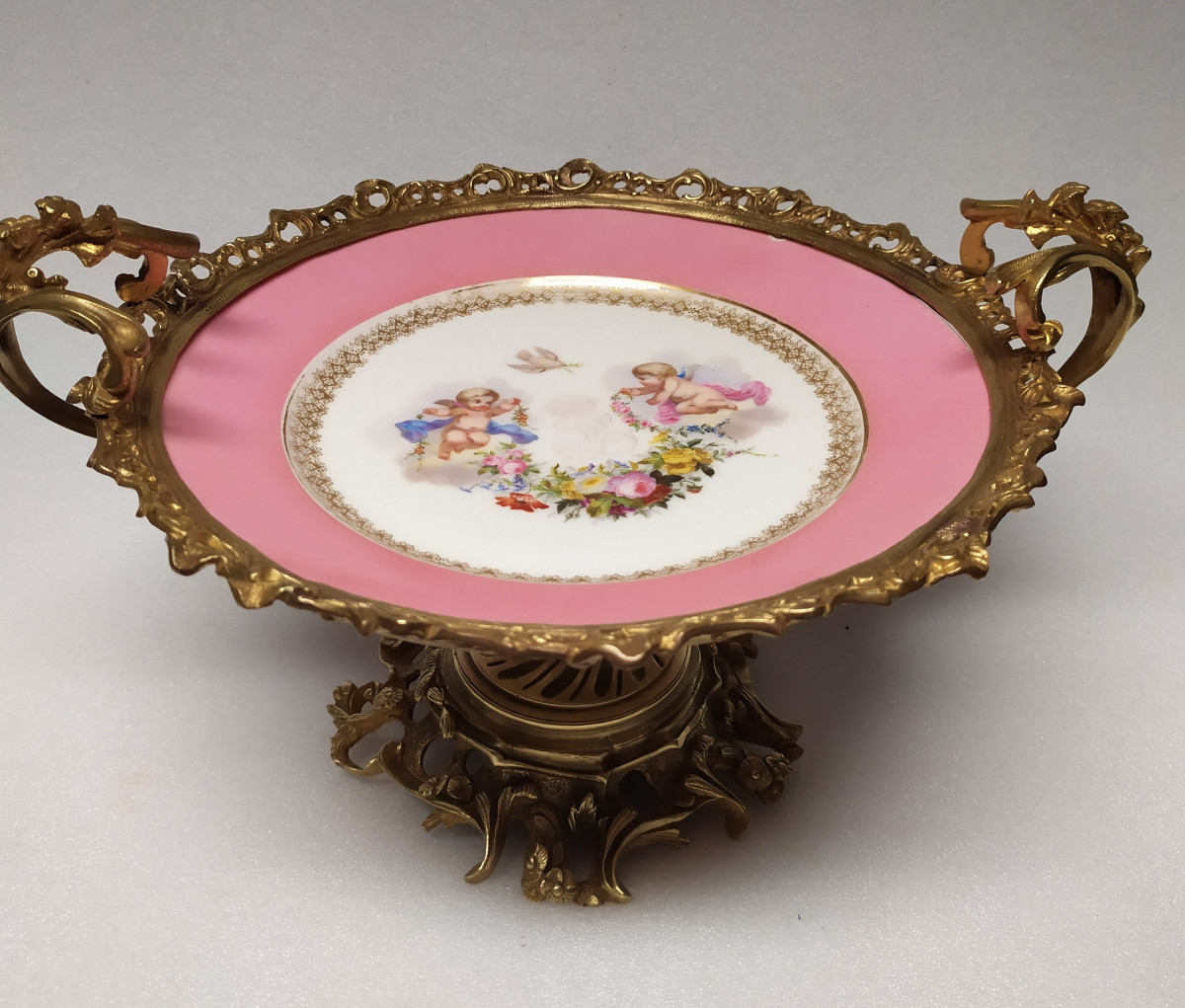 COUPE EN PORCELAINE DE SEVRES- LOUIS PHILIPPE.