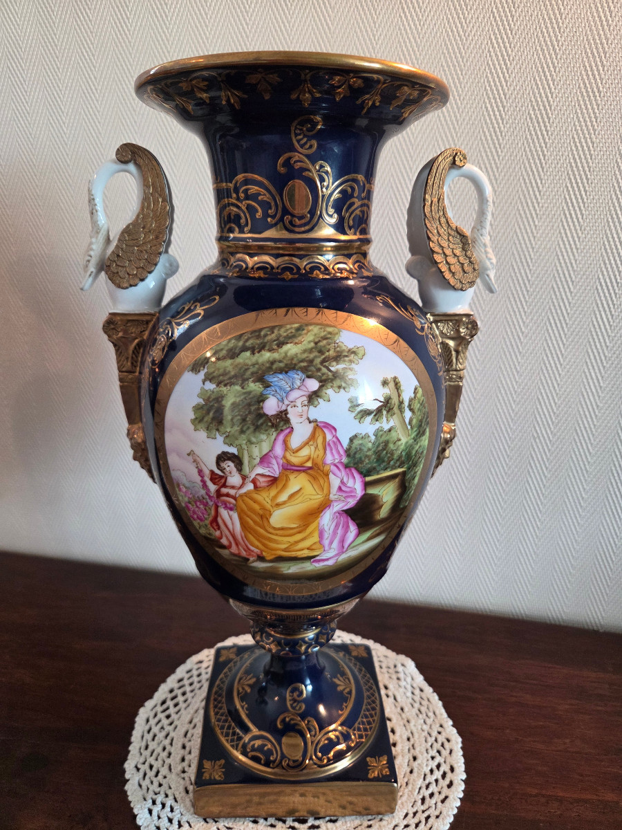 PAIRE DE VASES EN ¨PORCELAINE – PARIS XXème siècle.-photo-3