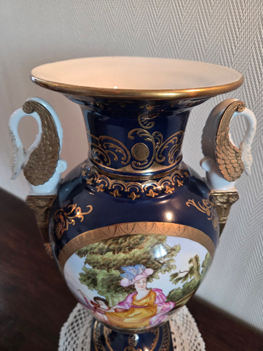 PAIRE DE VASES EN ¨PORCELAINE – PARIS XXème siècle.-photo-3