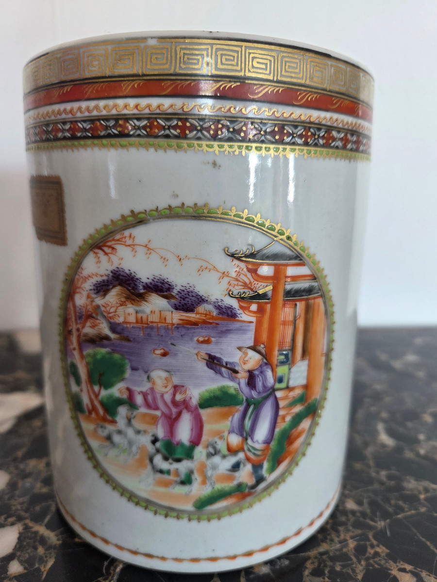 China – Cylindrical Mug - 18th Century - Quianlong Period (1736-1795)