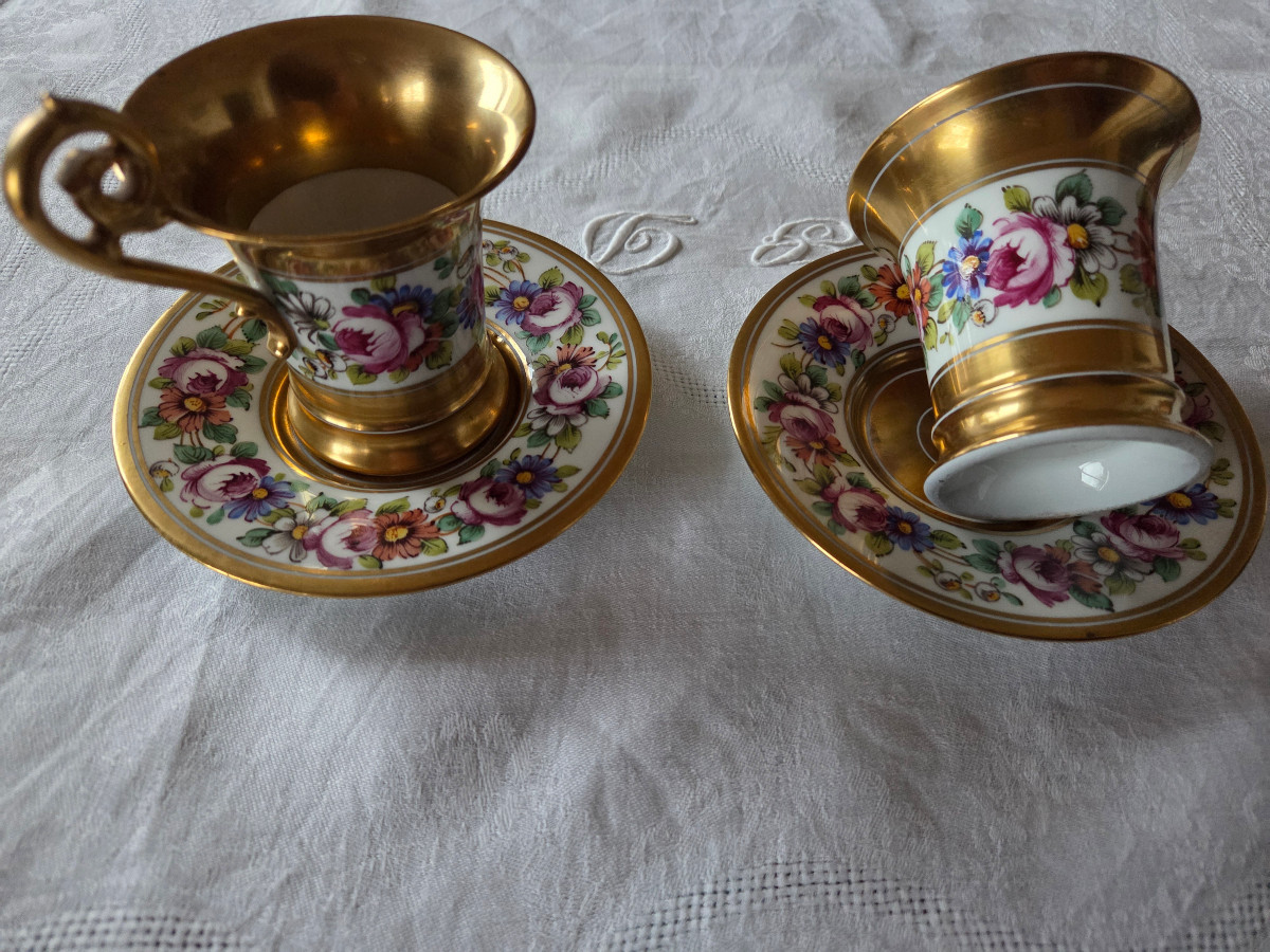 Porcelain Coffee Cups – 20th Century.-photo-2