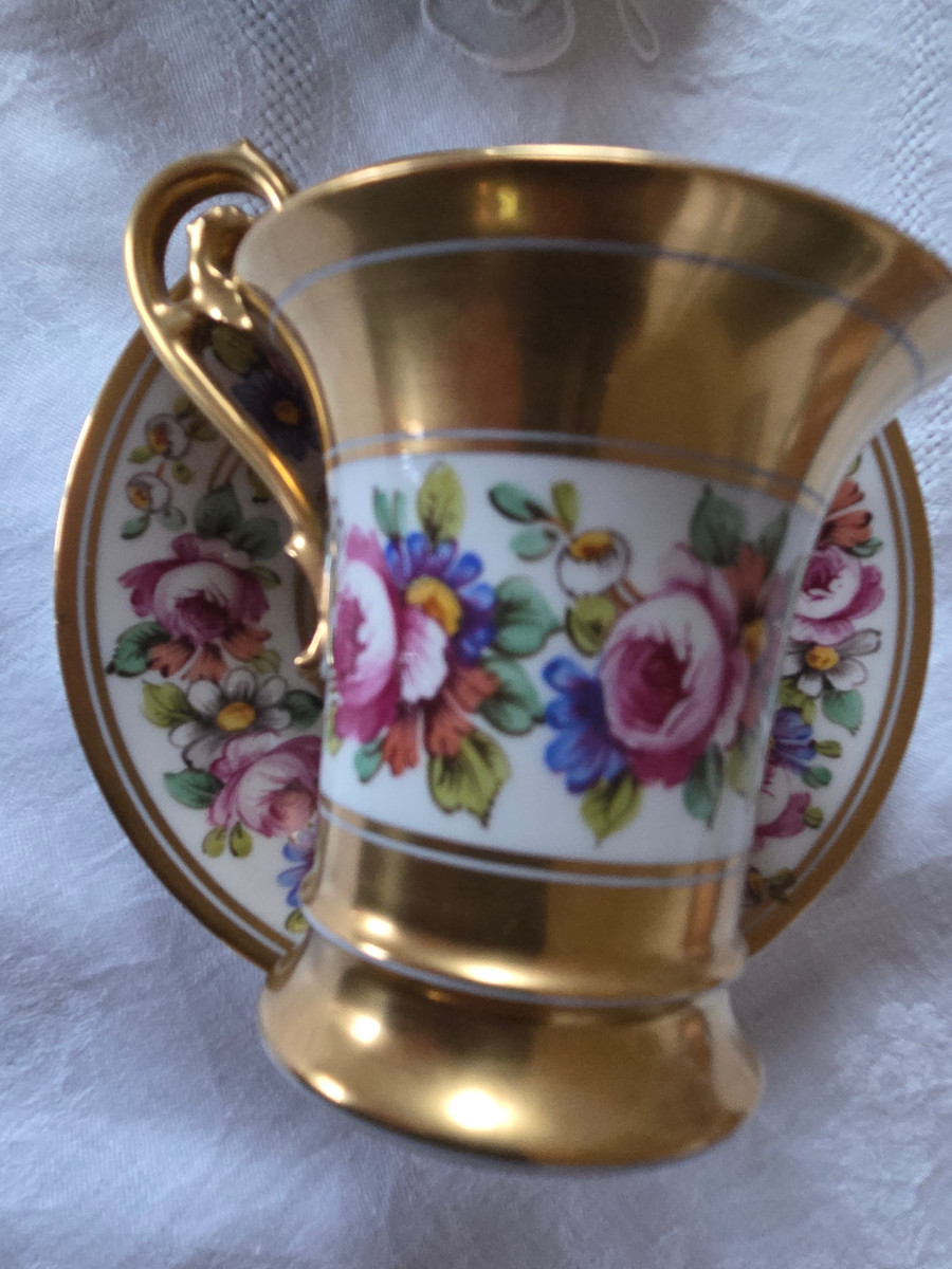 Porcelain Coffee Cups – 20th Century.-photo-2