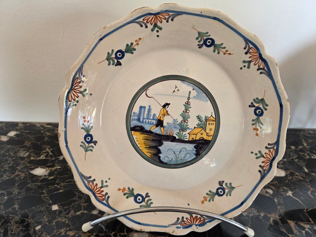 Nevers – 2 18th-century Plates.-photo-1