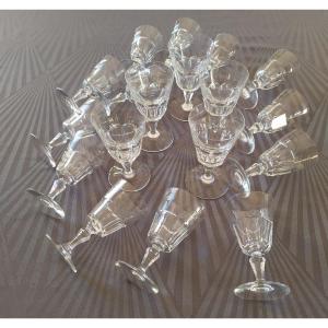 Baccarat – Ensemble De 18 Verres- XXème Siècle.