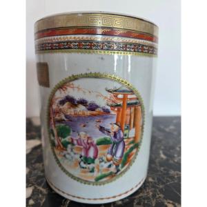 China – Cylindrical Mug - 18th Century - Quianlong Period (1736-1795)