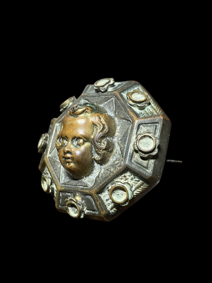 1480 ca. - France ou Italie - Broche en bronze avec Chérubin-photo-1