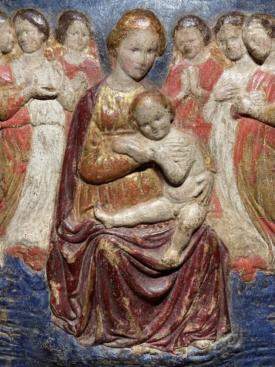 Atelier Della Robbia – Milieu du XV siècle – Bas-relief en stuc polychrome et doré -photo-3