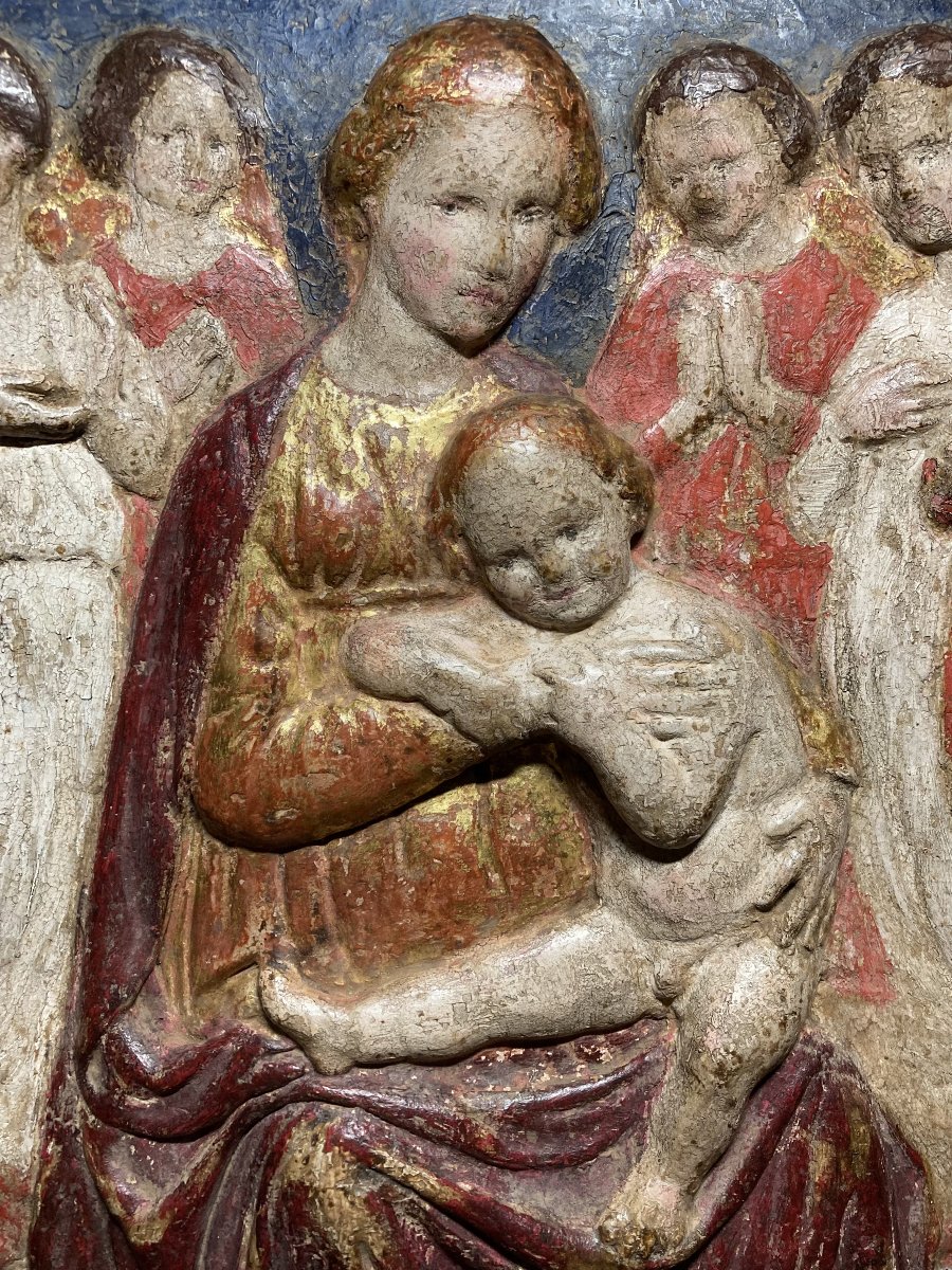 Atelier Della Robbia – Milieu du XV siècle – Bas-relief en stuc polychrome et doré -photo-1