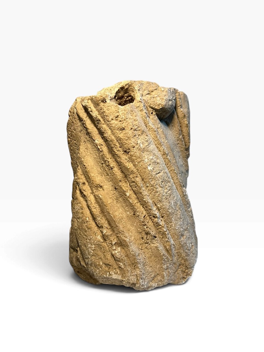 12th Century - Northern France - Fragment Of A Chevron-patterned Limestone Column-photo-4