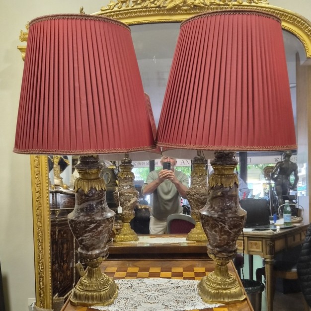 Paire de grandes lampes  en marbre et bronze 