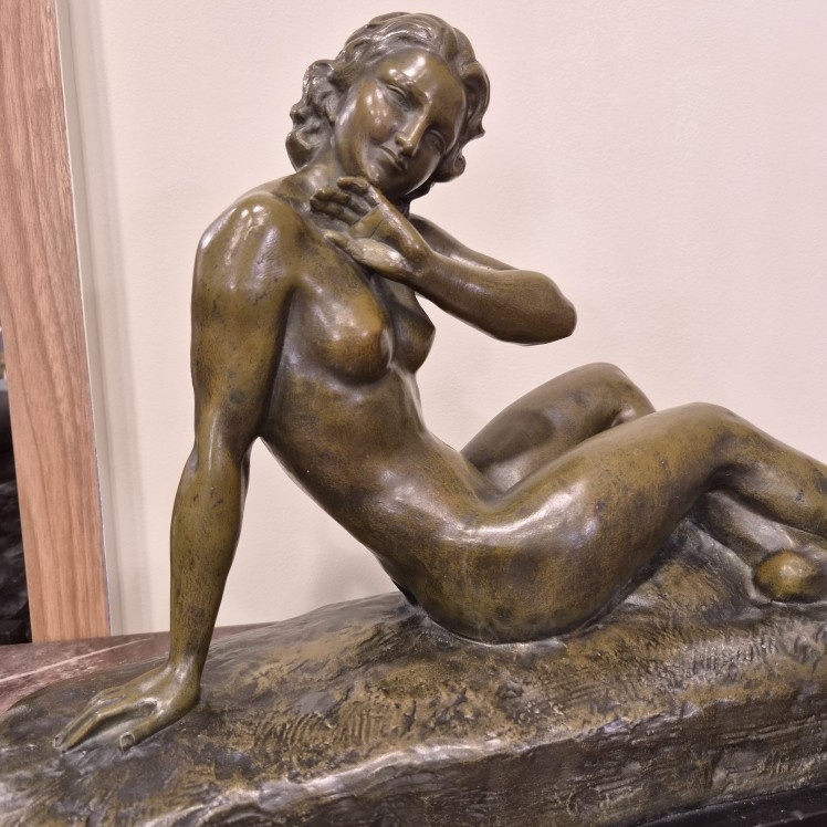 Bronze Sculpture Signed Cipriani Representing A Nude Woman.