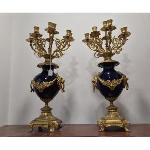 Grande paire de candélabres en bronze doré et porcelaine de sèvres du XVIII siècle