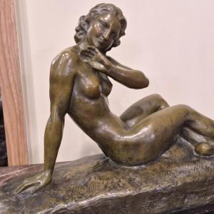 Bronze Sculpture Signed Cipriani Representing A Nude Woman.