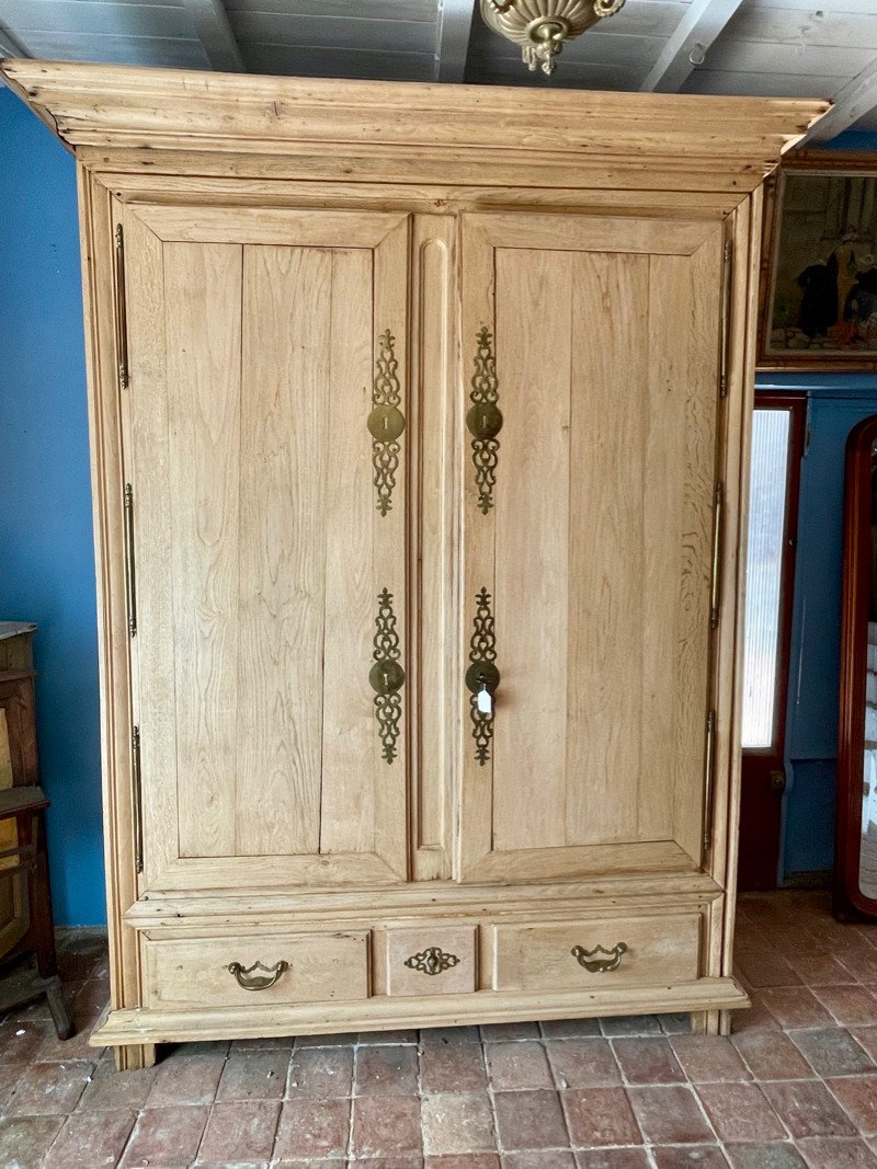 Armoire Malouine En Châtaignier éclairci