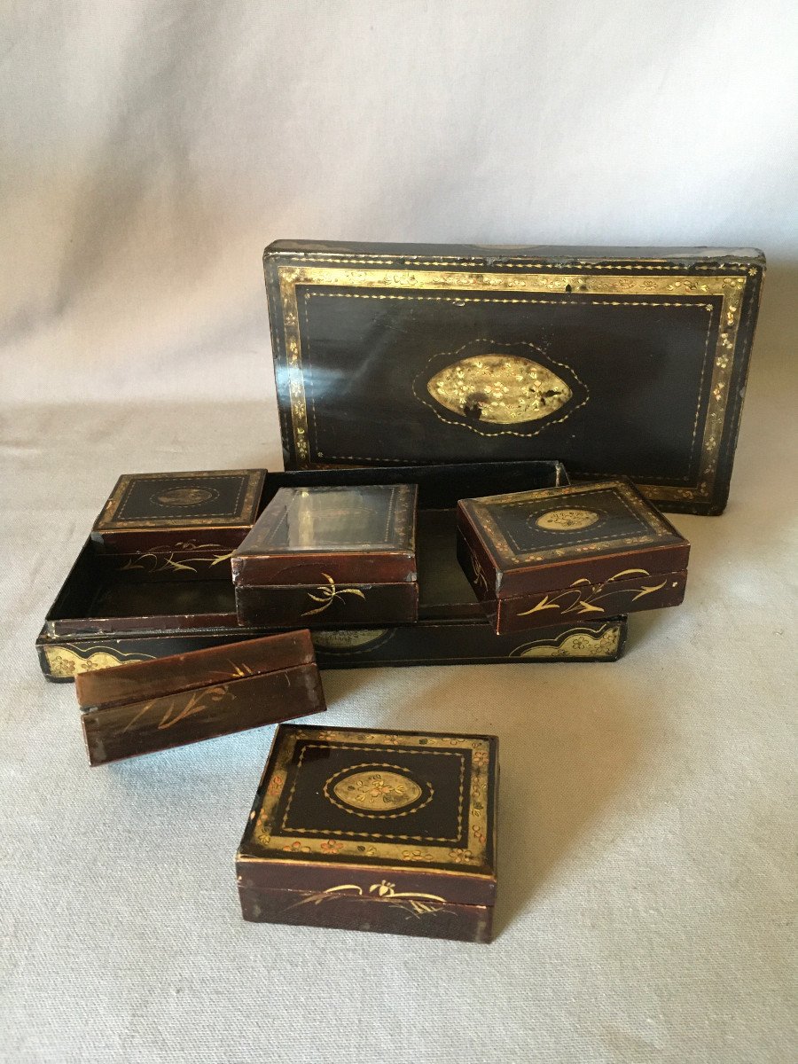 Coffret En Bois Laqué Avec Jetons En Nacre-photo-1