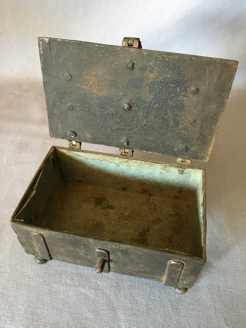 Coffret en fer XVIIe-photo-3