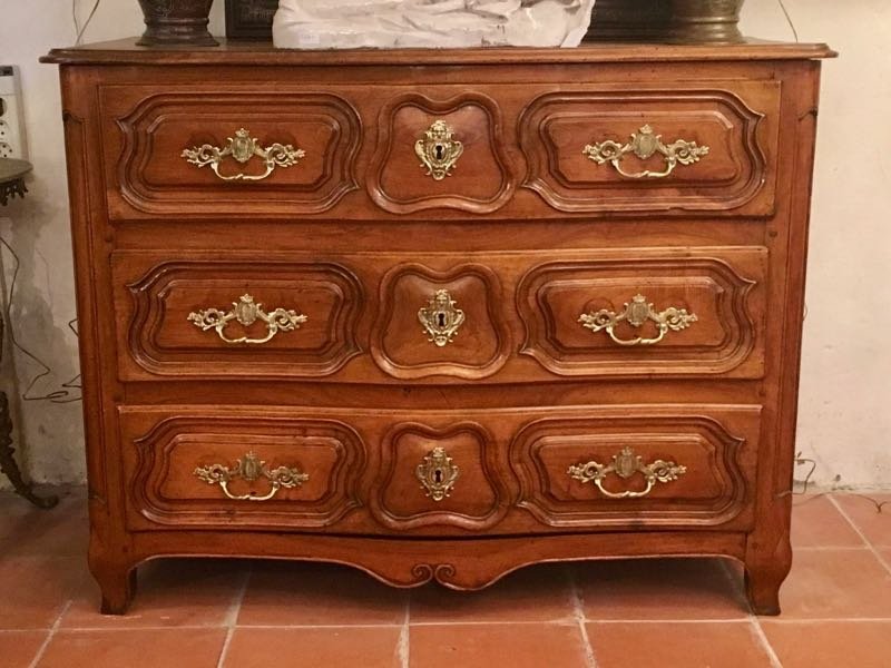 18th C Curved Walnut Chest Of Drawers-photo-2