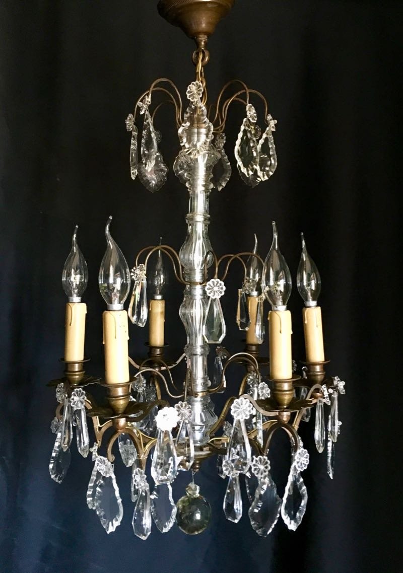 Chandelier With Six Arms Of Light