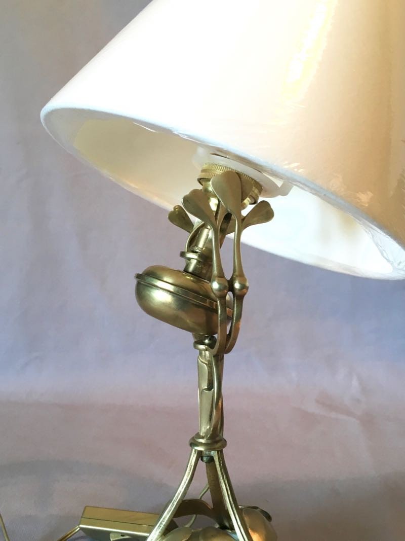 Small Art Nouveau Rocking Lamp With Ginkgo Biloba Decor-photo-4
