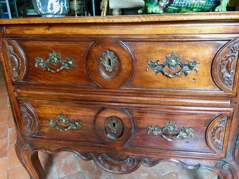 18th Century Lyonnaise Sauteuse Commode-photo-2