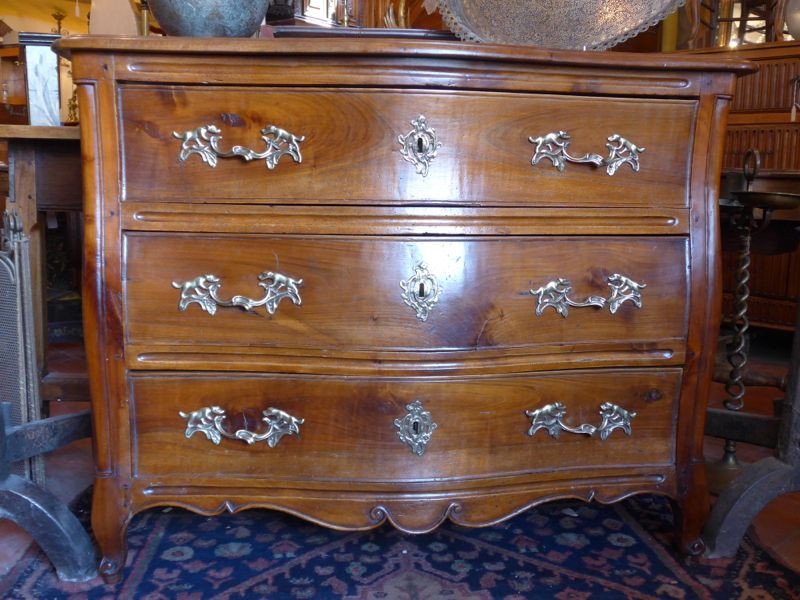 18th Century Louis XV Curved Chest Of Drawers In Walnut-photo-4