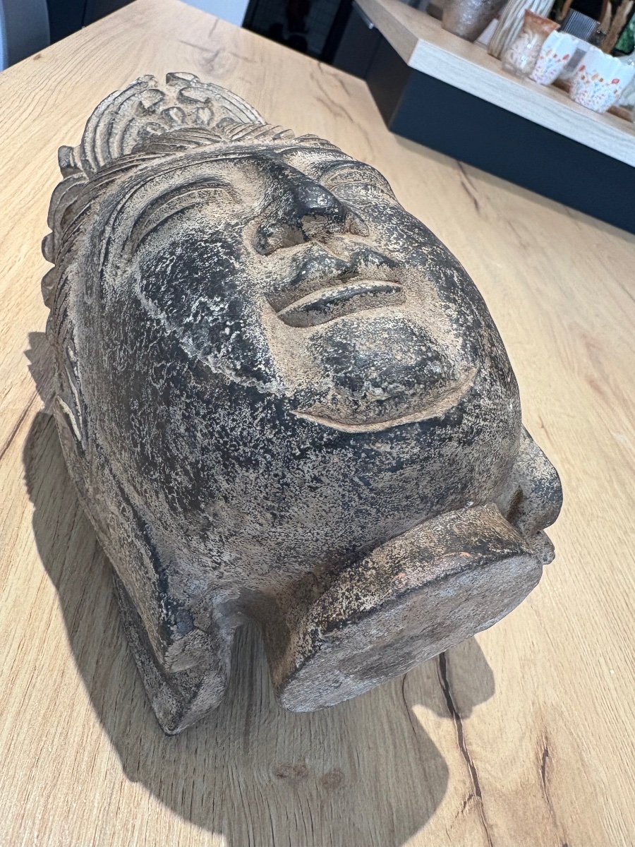 Guanyin Head In Stone.-photo-2