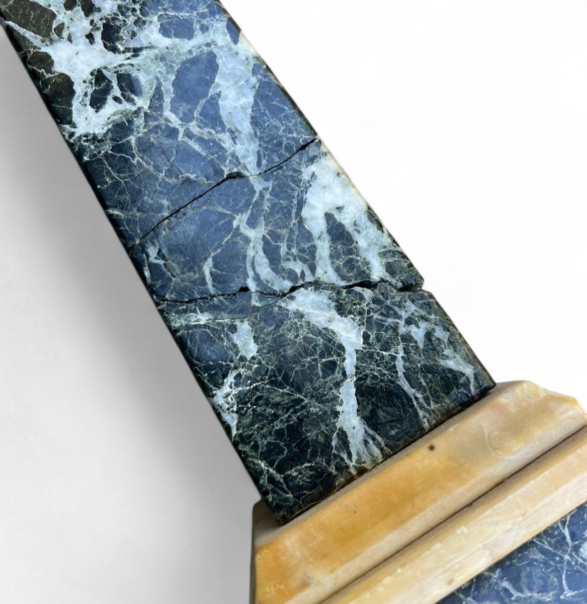 Set Of 4 Marble Obelisks-photo-3