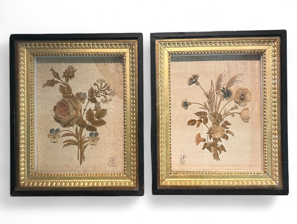 Paire de tableaux aux broderies florales en soie- Époque XIXe siècle