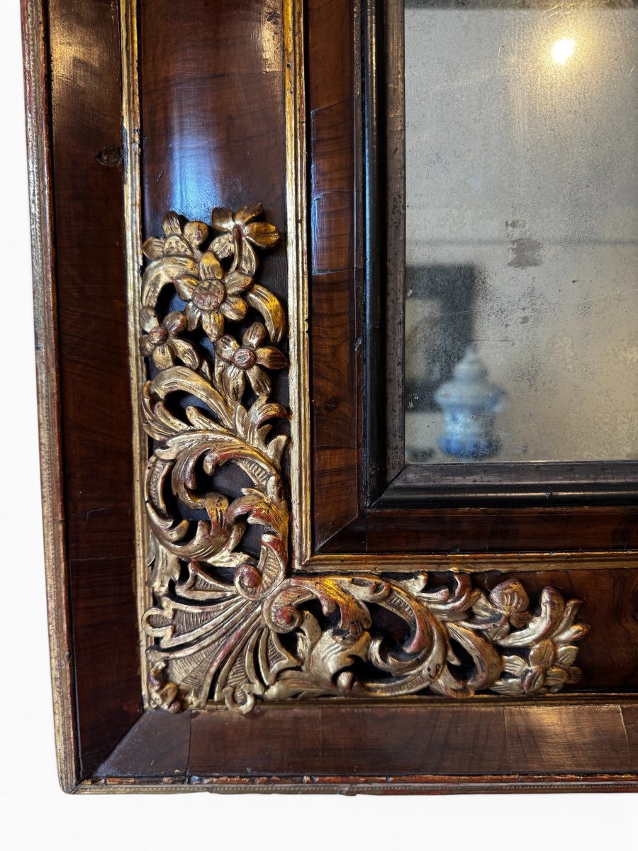 Miroir d'époque Louis XIV en placage de noyer et bois doré-photo-4