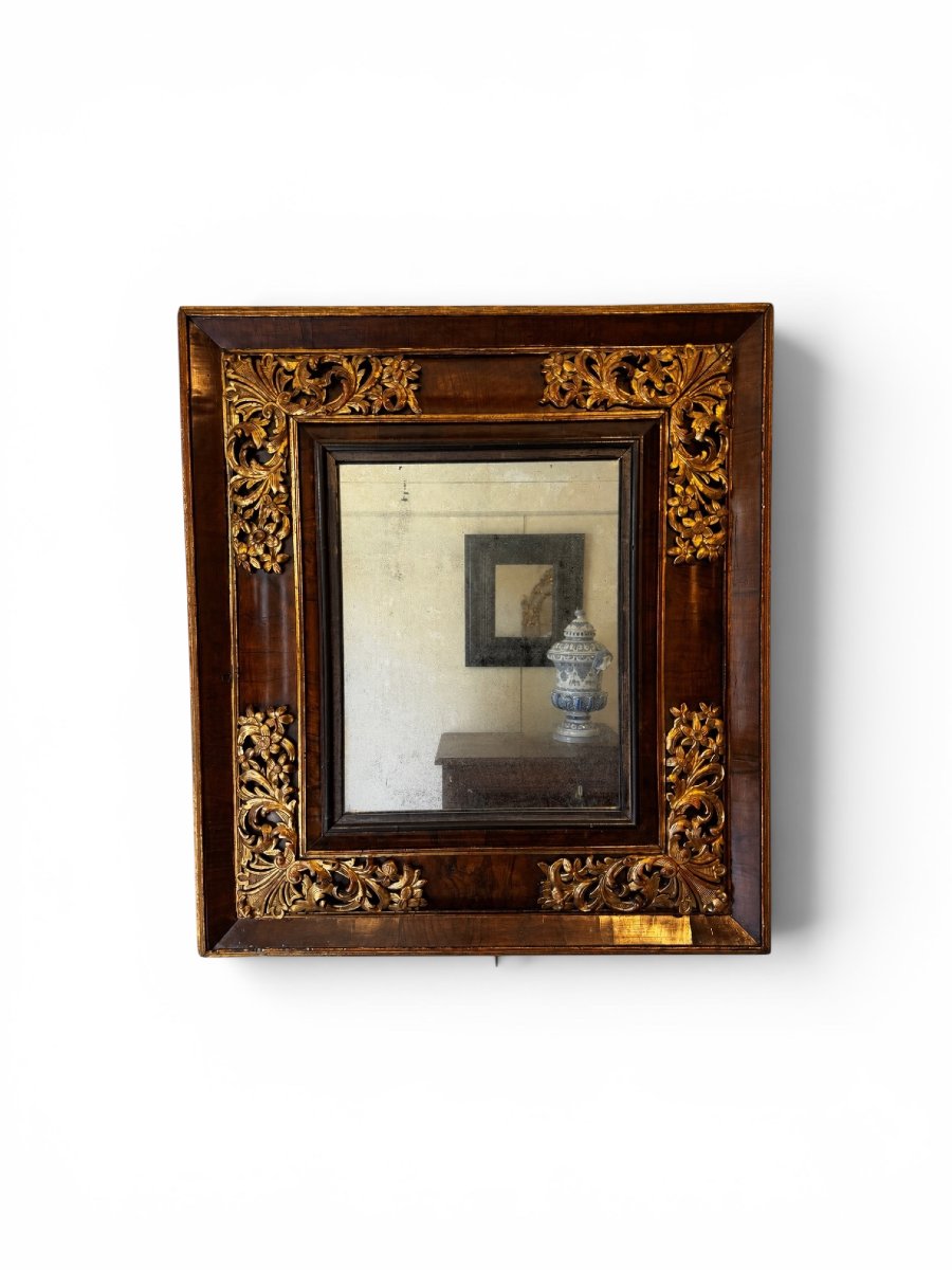 Miroir d'époque Louis XIV en placage de noyer et bois doré