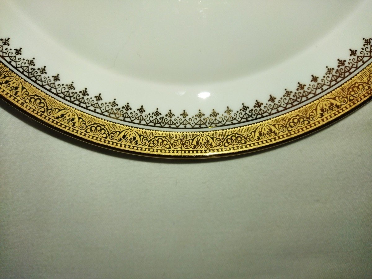 LIMOGES 12 Assiettes Creuses En Porcelaine Dorée  "UNIC Paris"-photo-2