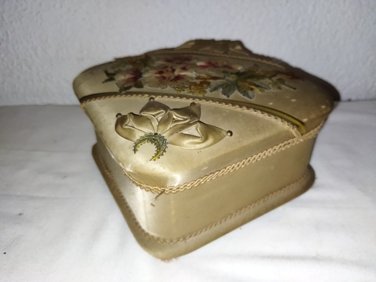 Antique Bordeaux Confectionery Box Sweets & Chocolates Fabric & Thread Embroidery Collection -photo-4